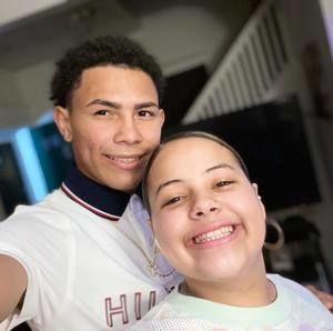 Meet your Posher, Yarlinelys j.